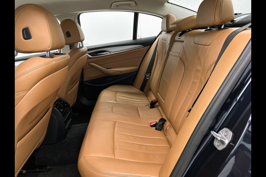 BMW 5 Serie 520d EDE Executive(Dealer OnderH, Navi, PDC V+A, Trekhaak, StoelV, Cruise Con, Etc)