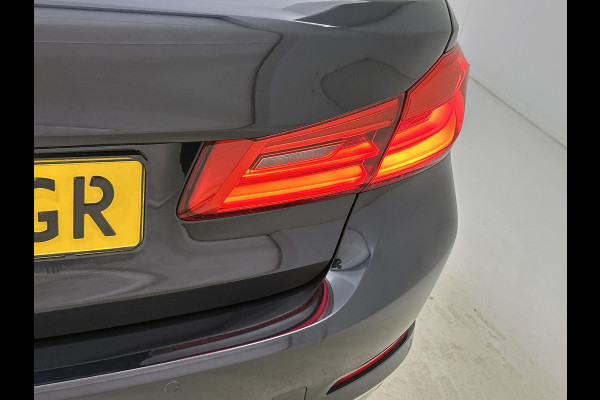 BMW 5 Serie 520d EDE Executive(Dealer OnderH, Navi, PDC V+A, Trekhaak, StoelV, Cruise Con, Etc)