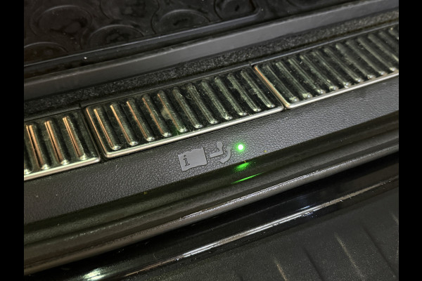 Škoda Superb Combi 2.0 TDI 190PK 4x4 Laurin & Klement Business | Panoramadak | Leder | Trekhaak | Canton | Adaptive cruise