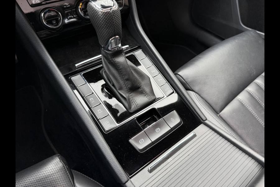 Škoda Superb Combi 2.0 TDI 190PK 4x4 Laurin & Klement Business | Panoramadak | Leder | Trekhaak | Canton | Adaptive cruise