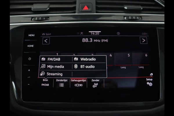 Volkswagen Tiguan 1.4 TSI eHybrid R Line | Panoramadak | Head-Up | Trekhaak | Stoelverwarming | Camera | Park Assist | Carplay | Matrix LED | Navigatie | Stuurverwarming | PHEV | Plug In