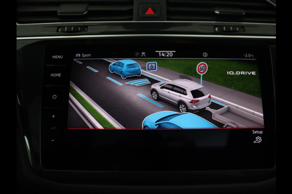 Volkswagen Tiguan 1.4 TSI eHybrid R Line | Panoramadak | Head-Up | Trekhaak | Stoelverwarming | Camera | Park Assist | Carplay | Matrix LED | Navigatie | Stuurverwarming | PHEV | Plug In