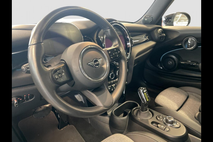 MINI Cooper SE Classic 33 kWh Head-Up Harman/Kardon Panoramadak . Neem contact op en we maken een afspraak!