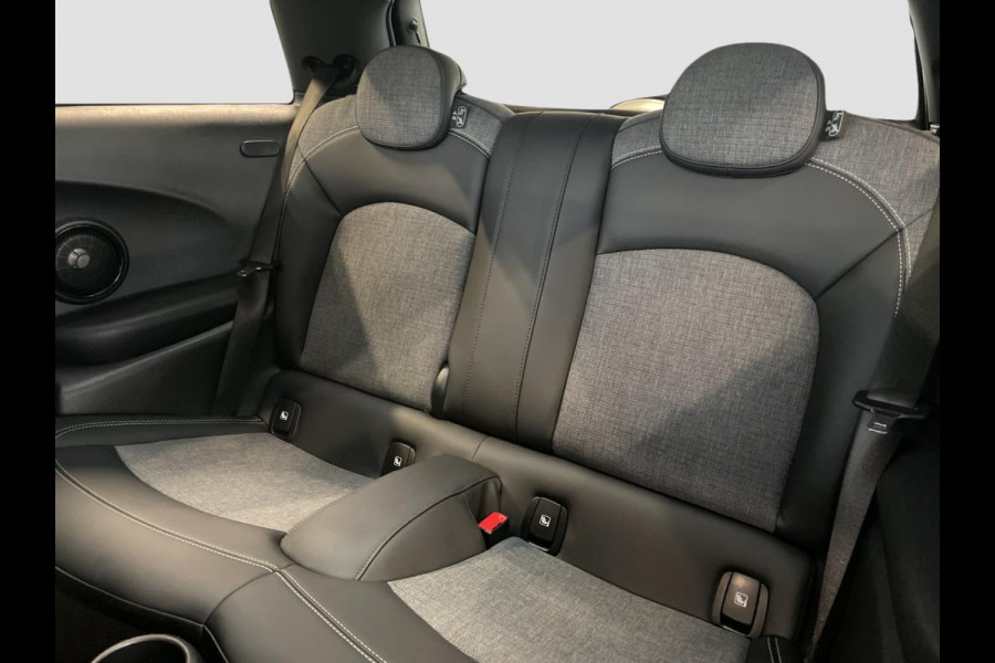 MINI Cooper SE Classic 33 kWh Head-Up Harman/Kardon Panoramadak . Neem contact op en we maken een afspraak!