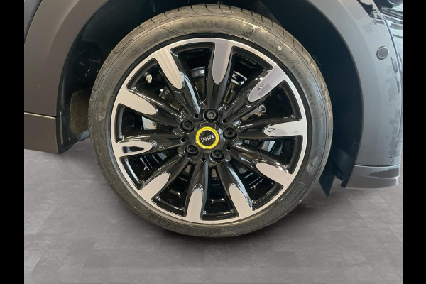 MINI Cooper SE Classic 33 kWh Head-Up Harman/Kardon Panoramadak . Neem contact op en we maken een afspraak!