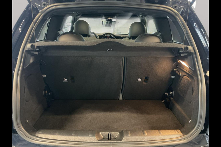 MINI Cooper SE Classic 33 kWh Head-Up Harman/Kardon Panoramadak . Neem contact op en we maken een afspraak!