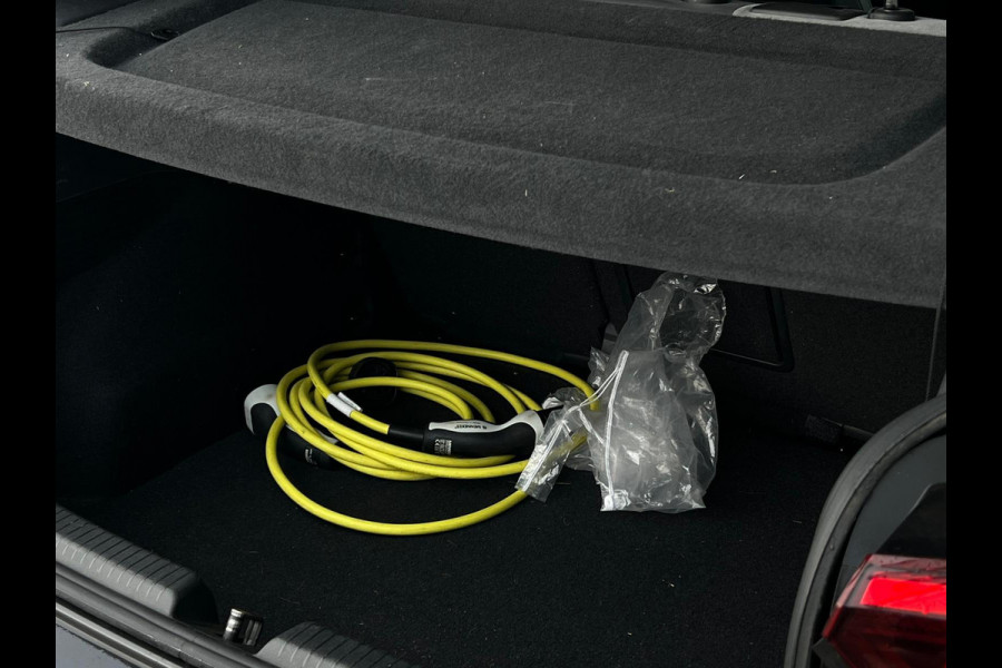 Volkswagen ID.3 First Plus 58 kWh NL AUTO | STOELVERW | CAMERA | SOH 94% |