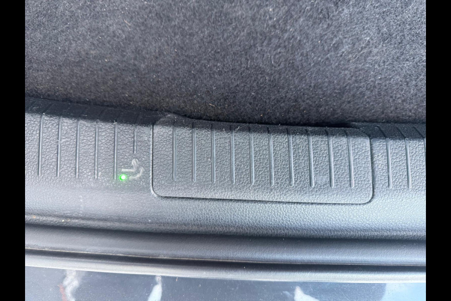 Volkswagen Golf 2.0 TDI Highline | Airco | Cruise | Trekhaak