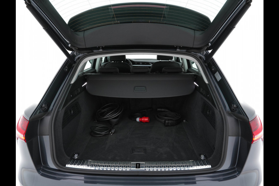 Audi e-tron 50 Quattro Launch edition 71 kWh (⚠️) [ 3-Fase ] {SOH-100%} (INCL-BTW) Aut. *FULL-LED | DIGI-COCKPIT | NAVI-FULLMAP | HEATED-COMFORTSEATS | KEYLESS | AUDI-SOUND | SHIFT-PADDLES | ECC | PDC | CRUISE | 20''ALU*