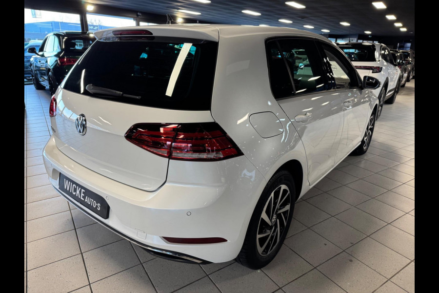 Volkswagen Golf 1.0 TSI Comfortline 85 KW 6 bak Navigatie Cruise control