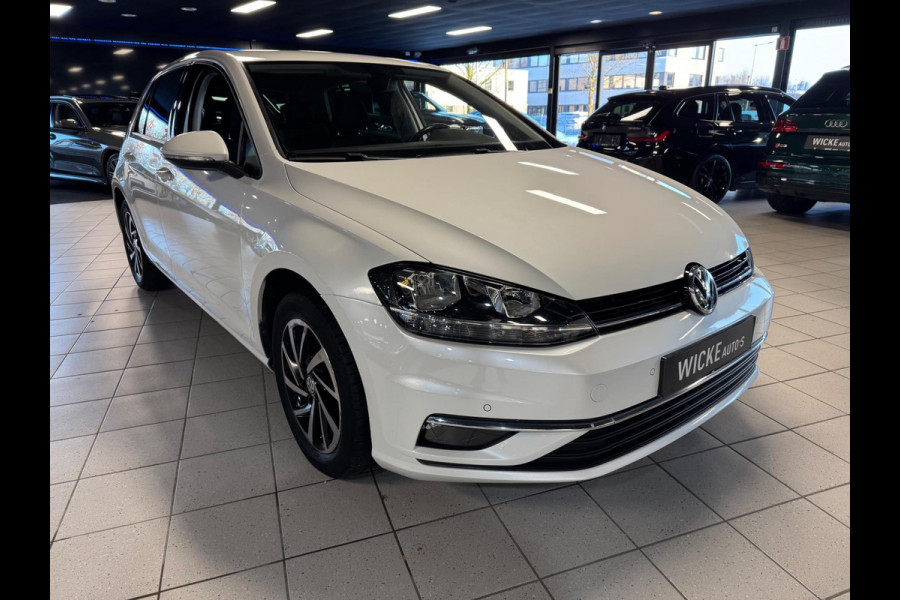 Volkswagen Golf 1.0 TSI Comfortline 85 KW 6 bak Navigatie Cruise control