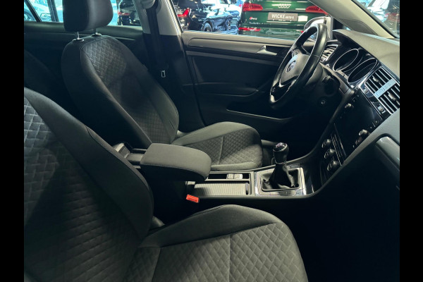 Volkswagen Golf 1.0 TSI Comfortline 85 KW 6 bak Navigatie Cruise control