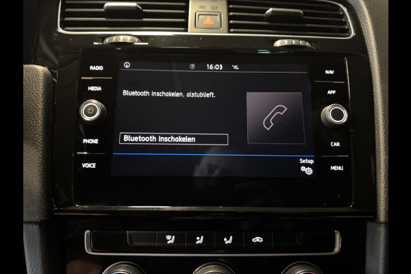 Volkswagen Golf 1.0 TSI Comfortline 85 KW 6 bak Navigatie Cruise control