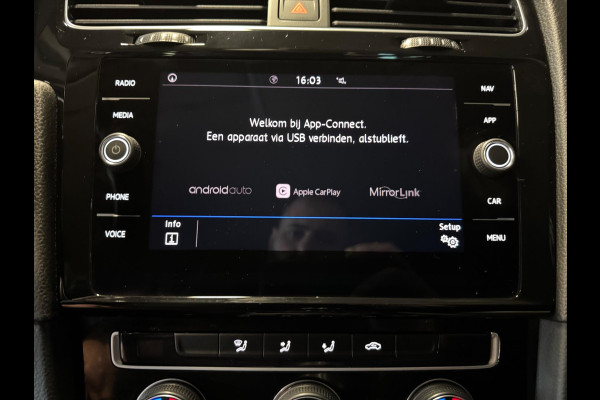 Volkswagen Golf 1.0 TSI Comfortline 85 KW 6 bak Navigatie Cruise control