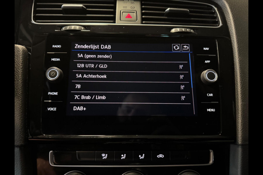 Volkswagen Golf 1.0 TSI Comfortline 85 KW 6 bak Navigatie Cruise control