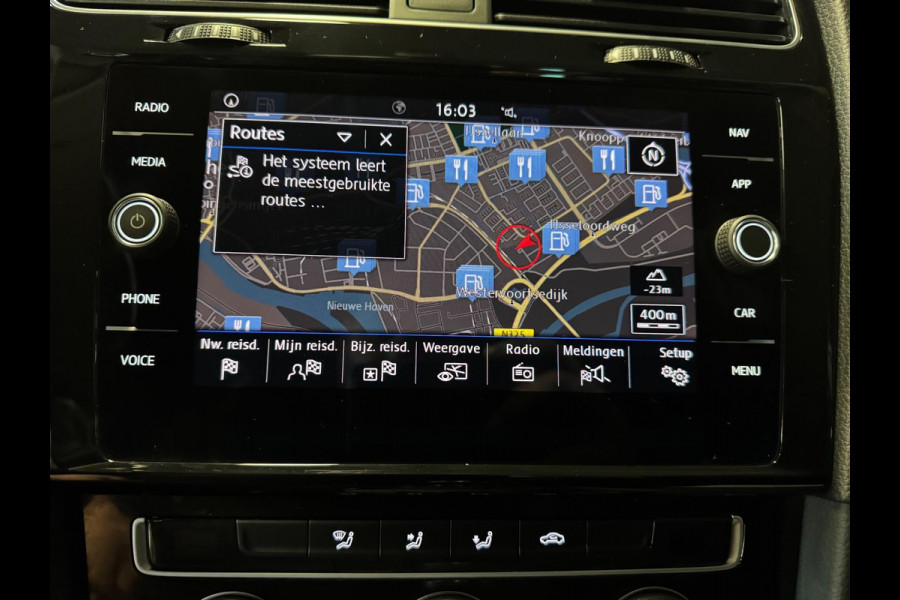 Volkswagen Golf 1.0 TSI Comfortline 85 KW 6 bak Navigatie Cruise control