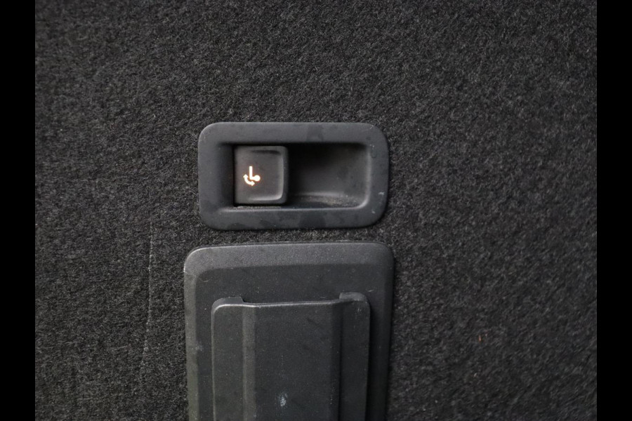 CUPRA Leon 2.0 TSI Cup 4-DRIVE | 310pk | Trekhaak | Stoel & stuurverwarming | Carplay | Leder | Adaptive cruise | 19'' | CUP Sportstoelen | Navigatie | Full LED | Beats Pack | Keyless | Sfeerverlichting