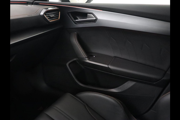 CUPRA Leon 2.0 TSI Cup 4-DRIVE | 310pk | Trekhaak | Stoel & stuurverwarming | Carplay | Leder | Adaptive cruise | 19'' | CUP Sportstoelen | Navigatie | Full LED | Beats Pack | Keyless | Sfeerverlichting