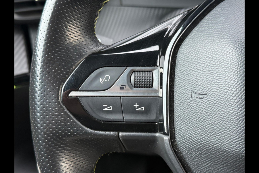 Peugeot 2008 1.2 PureTech GT-Line / 2020 / CAM / 3D COCKPIT