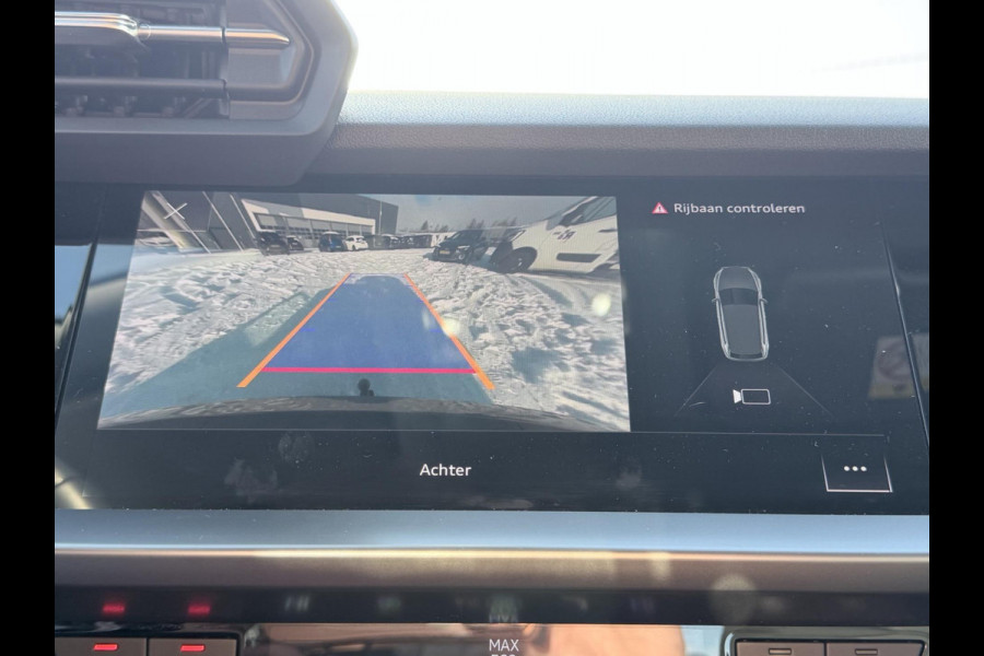 Audi A3 Sportback 30 TFSI Pro Line | 1e eigenaar | Trekhaak | Carplay | Stoelverwarming | Camera |