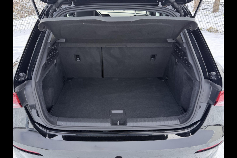 Audi A3 Sportback 30 TFSI Pro Line | 1e eigenaar | Trekhaak | Carplay | Stoelverwarming | Camera |