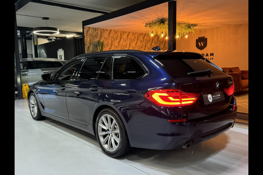 BMW 5 Serie Touring 520i Sport Line M Garantie Pano Memory StoelVentilatie StoelVW Elek Stuur Elek Achterklep Navi Cruise Rijklaar