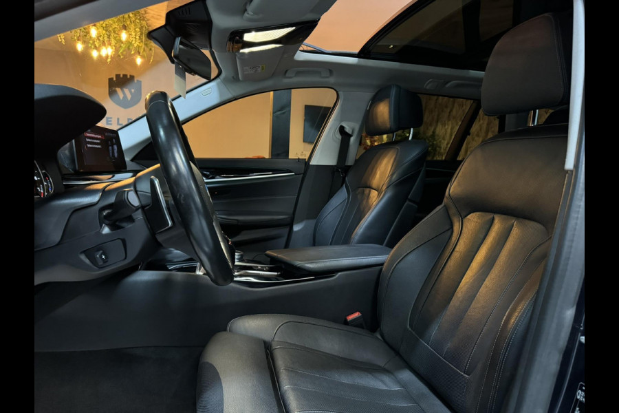BMW 5 Serie Touring 520i Sport Line M Garantie Pano Memory StoelVentilatie StoelVW Elek Stuur Elek Achterklep Navi Cruise Rijklaar