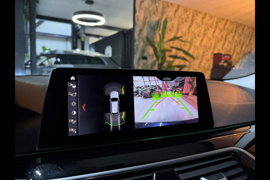 BMW 5 Serie Touring 520i Sport Line M Garantie Pano Memory StoelVentilatie StoelVW Elek Stuur Elek Achterklep Navi Cruise Rijklaar