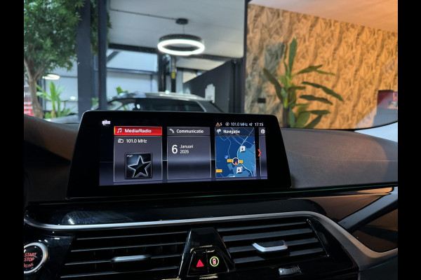 BMW 5 Serie Touring 520i Sport Line M Garantie Pano Memory StoelVentilatie StoelVW Elek Stuur Elek Achterklep Navi Cruise Rijklaar