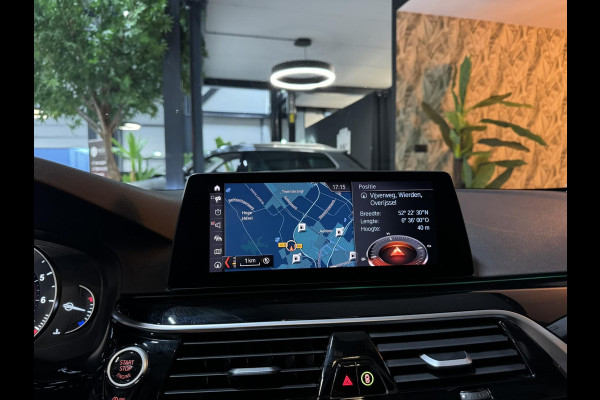 BMW 5 Serie Touring 520i Sport Line M Garantie Pano Memory StoelVentilatie StoelVW Elek Stuur Elek Achterklep Navi Cruise Rijklaar