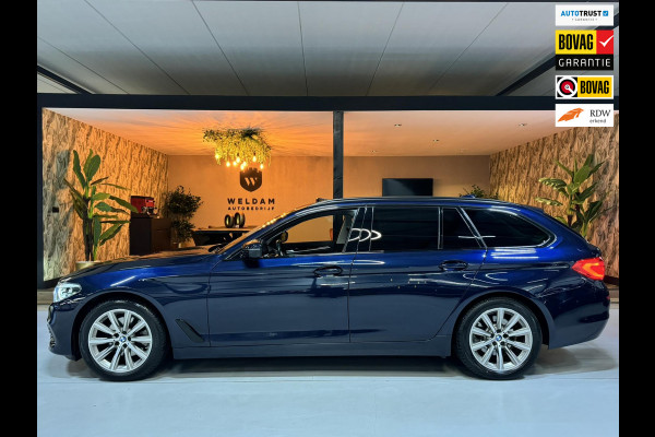 BMW 5 Serie Touring 520i Sport Line M Garantie Pano Memory StoelVentilatie StoelVW Elek Stuur Elek Achterklep Navi Cruise Rijklaar
