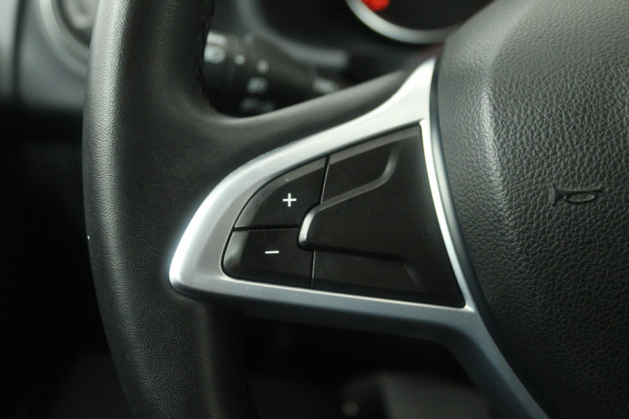 Dacia Sandero 0.9 TCe Laureate (TREKHAAK, PARKEERSENSOREN, AIRCO, RADIO)