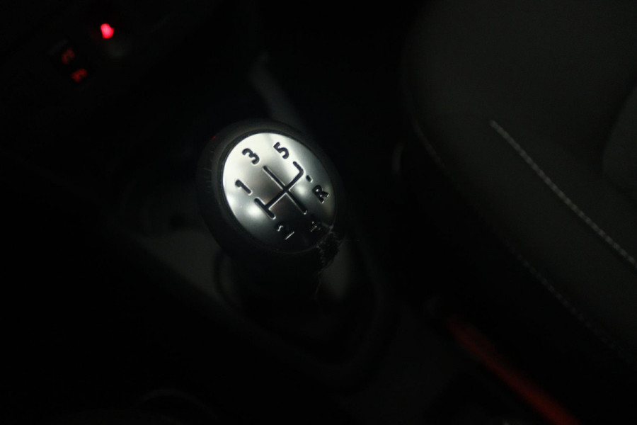 Dacia Sandero 0.9 TCe Laureate (TREKHAAK, PARKEERSENSOREN, AIRCO, RADIO)