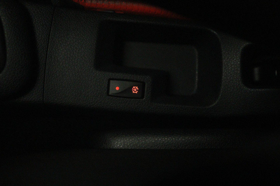 Dacia Sandero 0.9 TCe Laureate (TREKHAAK, PARKEERSENSOREN, AIRCO, RADIO)