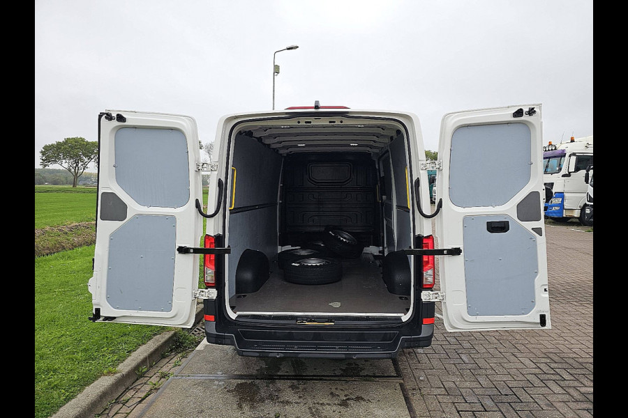 Volkswagen Crafter 35 2.0 TDI L3H2 Navi Apple Carplay Airco 3 Zits MF-Stuur PDC Euro6 140 PK!
