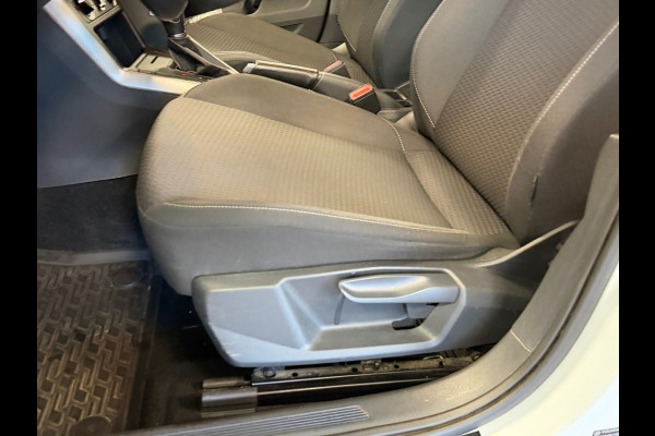 Volkswagen Polo 1.0 TSI Comfortline Business DSG APPLE CARPLAY CRUISE CONTROL AIRCO USB START/STOP