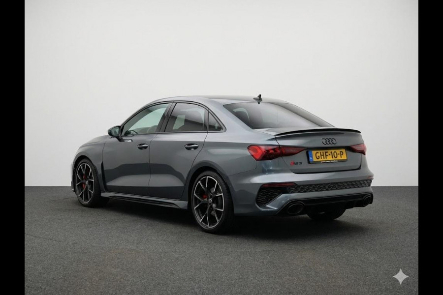Audi A3 Limousine 2.5 TFSI RS 3 quattro 400pk | Panoramadak | 3-spaaks sport afgevlakt stuurwiel | Adaptief onderstel | SONOS Premium 3D Audio