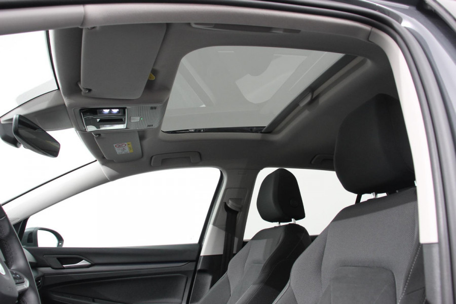 Volkswagen Golf 1.5 eTSI DSG Style 150Pk | Panoramadak | Navigatie | Digitale Cockpit | Adaptive Cruise Control | Lane/Side/Travel Assist | LED Matrix | Camera |