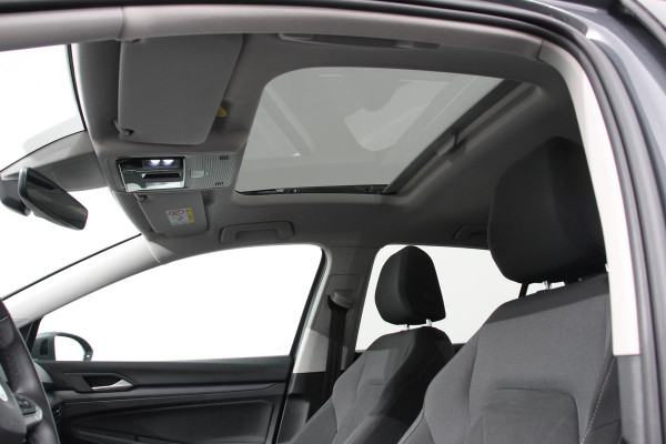 Volkswagen Golf 1.5 eTSI DSG Style 150Pk | Panoramadak | Navigatie | Digitale Cockpit | Adaptive Cruise Control | Lane/Side/Travel Assist | LED Matrix | Camera |