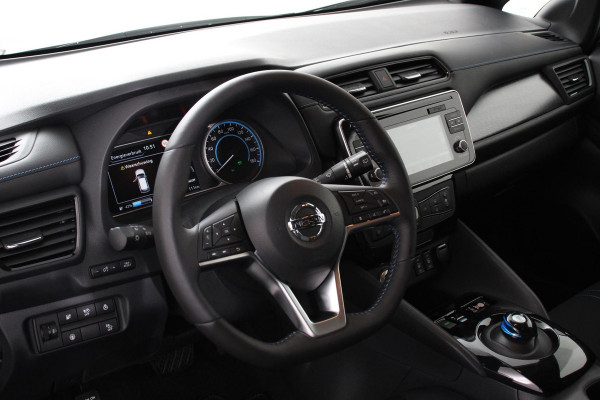 Nissan Leaf N-Connecta 40 kWh | Navigatie | Climate Control | Camera | Parkeer sensoren | cruise control | Lichtmetalen velgen