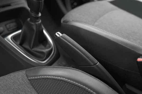 Renault Captur TCe 130 Intens | Camera | Navigatie | Parkeersensoren | Climate Control