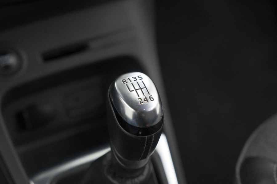 Renault Captur TCe 130 Intens | Camera | Navigatie | Parkeersensoren | Climate Control