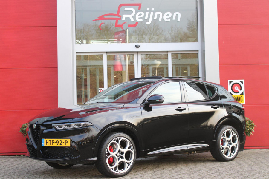 Alfa Romeo Tonale 1.3T PHEV 280PK VELOCE Q4 | PANORAMISCH SCHUIF / KANTELDAK | LEDEREN BEKLEDING | VOORSTOELEN / STUUR VERWARMD | VOORSTOELEN GEVENTILEERD | VOORSTOELEN ELEKTRISCH VERSTELBAAR | DRAADLOOS APPLE CARPLAY / ANDROID AUTO | 360° CAMERA | AUTOMATISCH DIMMENDE BUITENSPIEGELS | 20"INCH LICHTMETALEN VELGEN | ADAPTIVE CRUISE CONTROL | KEYLESS ENTRY / START | ELEKTRISCH BEDIENBARE ACHTERKLEP | DRAADLOZE TELEFOONLADER | AMBIENT LIGHTING | DONKERE HEMELBEKLEDING | SCHAKELFLIPPERS AAN HET STUUR | VERWARMDE RUITENSPROEIERS |