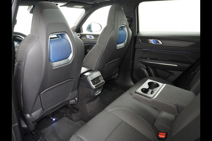 Lynk & Co 01 1.5 PHEV AUT-7 261pk Pano-Schuifdak Lmv 20" 360°Camera Zwarte hemel bekleding Apple Carplay Android Auto Adap.Cruise Navi Pdc Ec Elek.Memory.Stoel File assistent Dodehoek detector Elektrisch bedienbare achterklep Rijstrooksensor Wifi Verkeersbord detectie 425Nm koppel 3,7kw laadvermogen €44.880 Nieuwprijs 1e Eigenaar Origineel NLse auto!