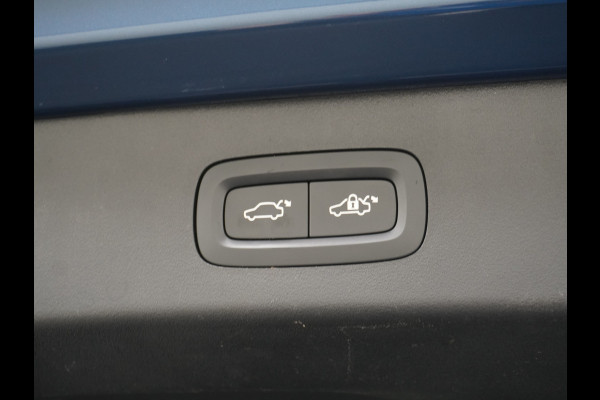 Lynk & Co 01 1.5 PHEV AUT-7 261pk Pano-Schuifdak Lmv 20" 360°Camera Zwarte hemel bekleding Apple Carplay Android Auto Adap.Cruise Navi Pdc Ec Elek.Memory.Stoel File assistent Dodehoek detector Elektrisch bedienbare achterklep Rijstrooksensor Wifi Verkeersbord detectie 425Nm koppel 3,7kw laadvermogen €44.880 Nieuwprijs 1e Eigenaar Origineel NLse auto!