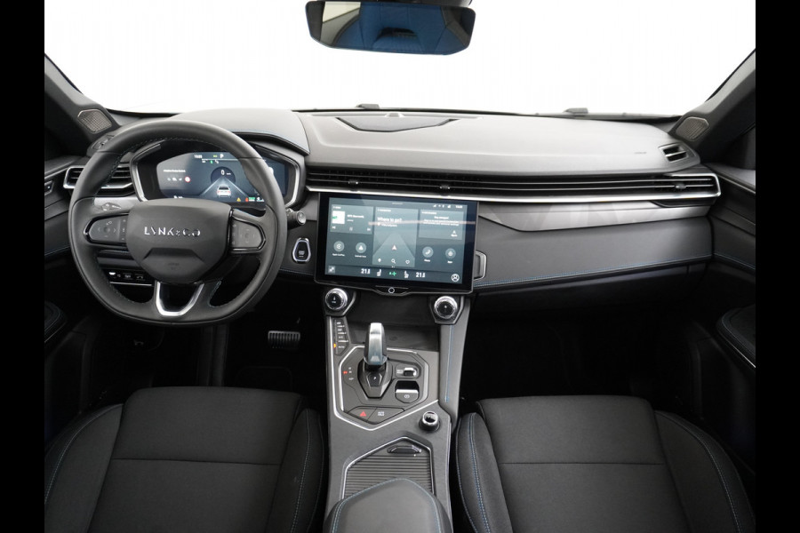 Lynk & Co 01 1.5 PHEV AUT-7 261pk Pano-Schuifdak Lmv 20" 360°Camera Zwarte hemel bekleding Apple Carplay Android Auto Adap.Cruise Navi Pdc Ec Elek.Memory.Stoel File assistent Dodehoek detector Elektrisch bedienbare achterklep Rijstrooksensor Wifi Verkeersbord detectie 425Nm koppel 3,7kw laadvermogen €44.880 Nieuwprijs 1e Eigenaar Origineel NLse auto!