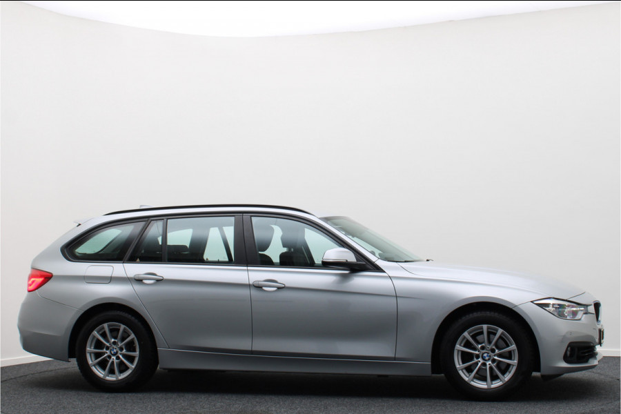 BMW 3 Serie Touring 318i High Executive Automaat LED, Navigatie, Leer, Climate, Cruise, PDC, Bluetooth, Elektr. Pakket, 16''