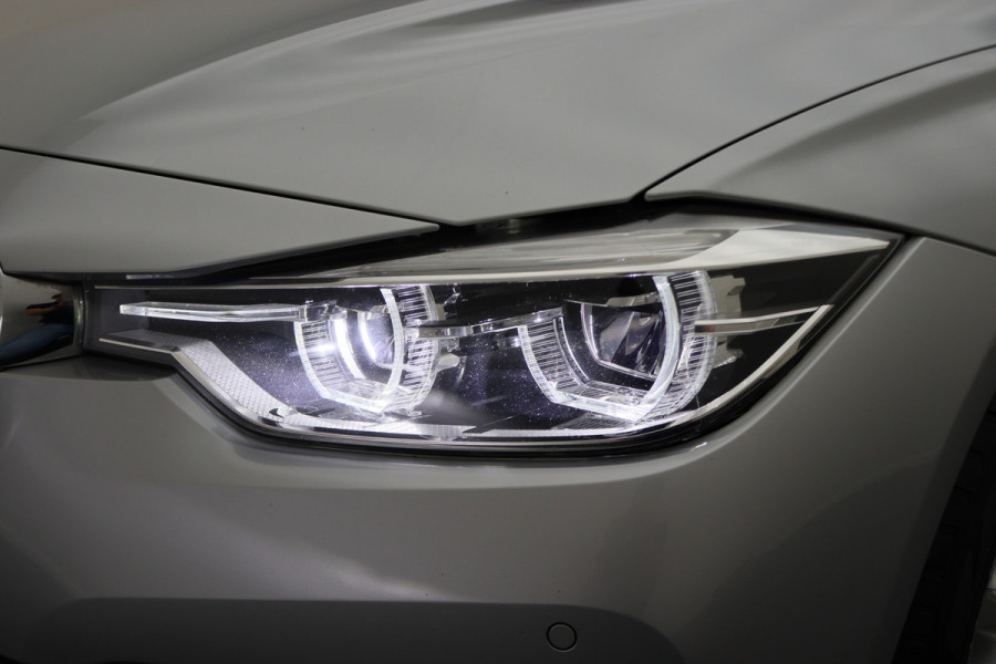 BMW 3 Serie Touring 318i High Executive Automaat LED, Navigatie, Leer, Climate, Cruise, PDC, Bluetooth, Elektr. Pakket, 16''