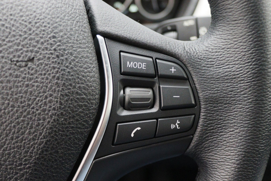 BMW 3 Serie Touring 318i High Executive Automaat LED, Navigatie, Leer, Climate, Cruise, PDC, Bluetooth, Elektr. Pakket, 16''
