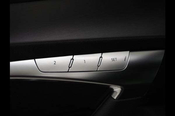 Audi A6 Avant 55 TFSI e quattro Competition Full Black | Panoramadak | B&O Audio | Camera | Keyless | Adaptive Cruise | Trekhaak | Carplay